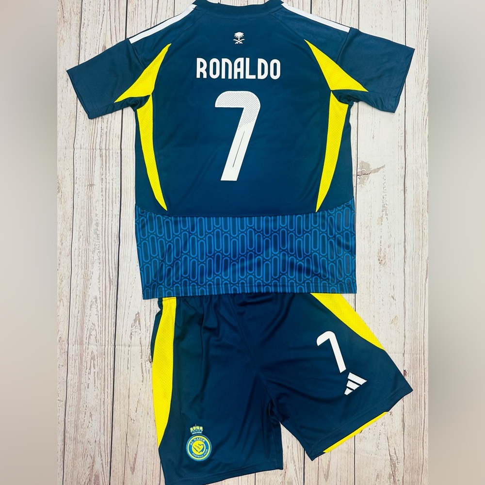 Youth Christiano Ronaldo Navy Kit (Jersey + Shorts) Soccer Set Kids MEDIUM (26)